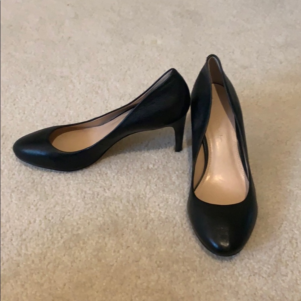 Banana republic classic pumps size 10